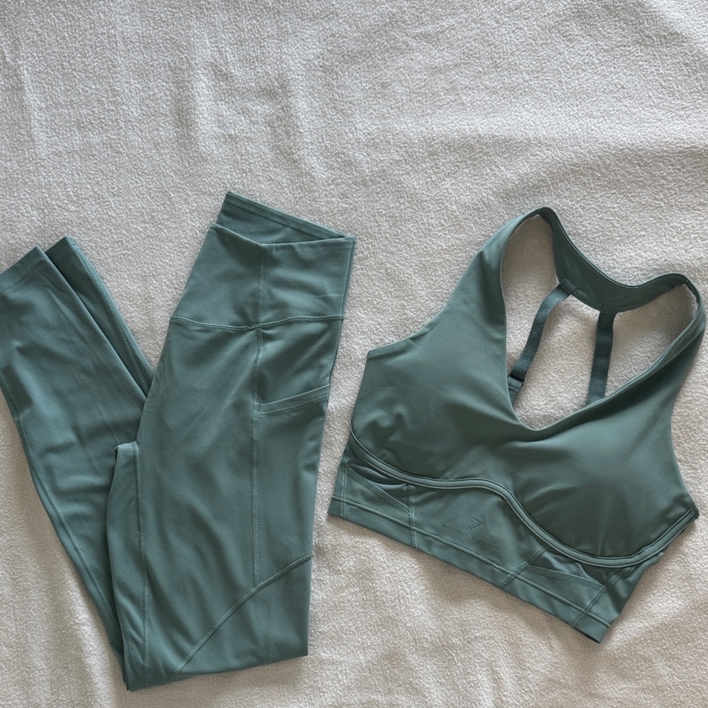 Gymshark x Whitney Simmons set